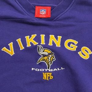 Like New Embroidered Minnesota Vikings Sweatshirt